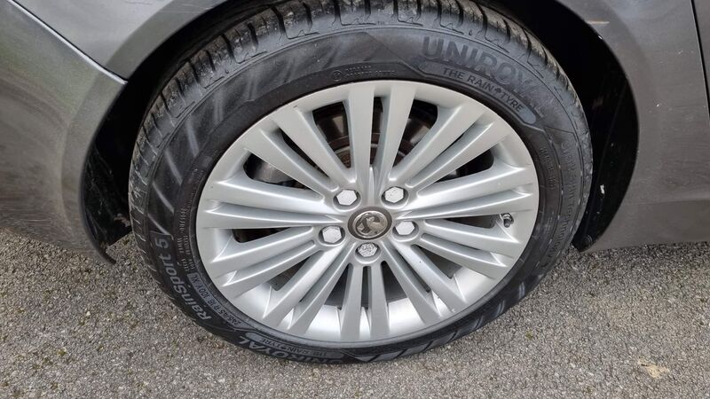 VAUXHALL INSIGNIA
