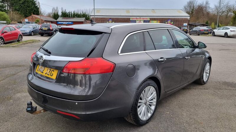 VAUXHALL INSIGNIA