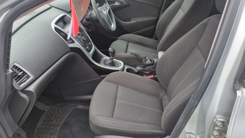 VAUXHALL ASTRA