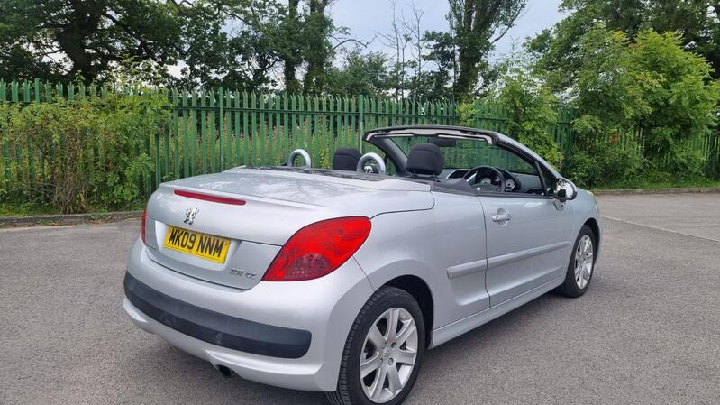 PEUGEOT 207 CC
