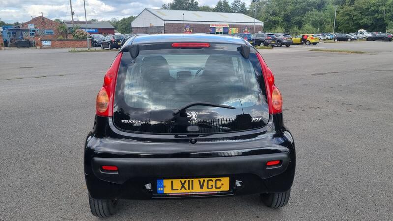 PEUGEOT 107