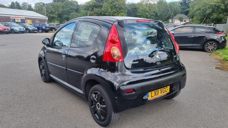 PEUGEOT 107