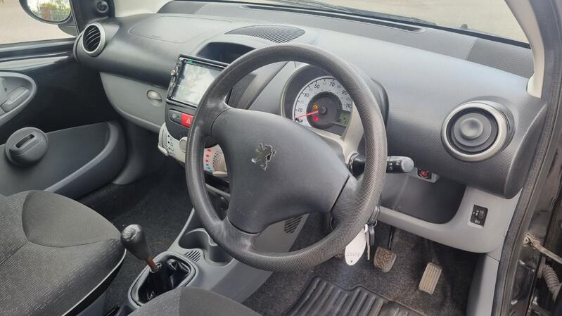 PEUGEOT 107