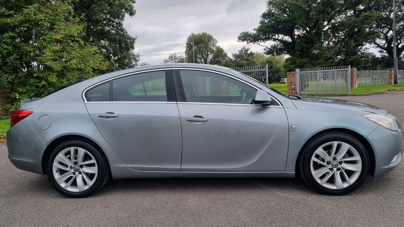 VAUXHALL INSIGNIA