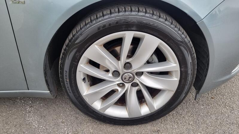 VAUXHALL INSIGNIA
