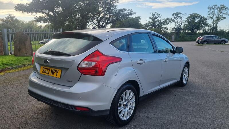 FORD FOCUS