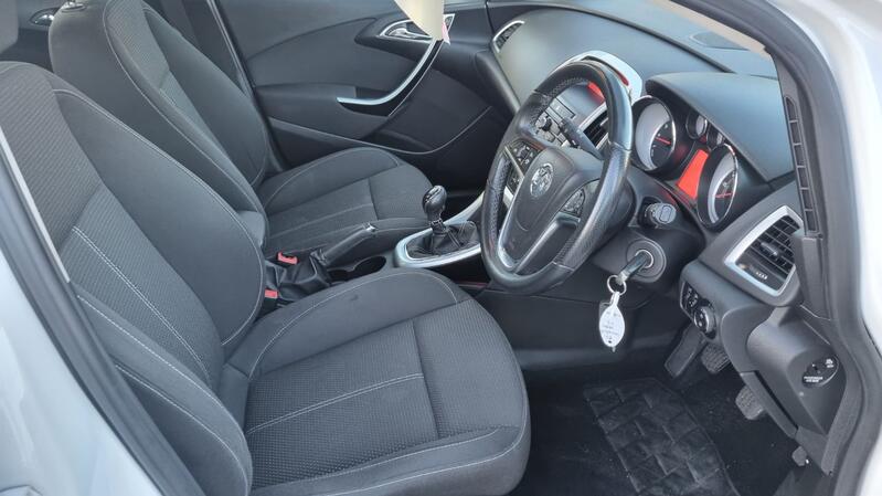 VAUXHALL ASTRA