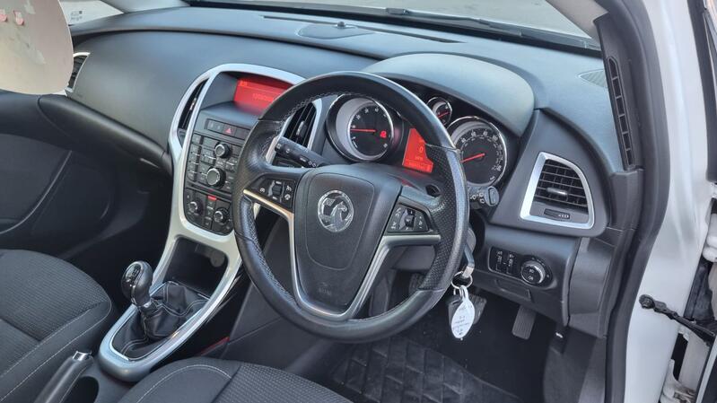 VAUXHALL ASTRA