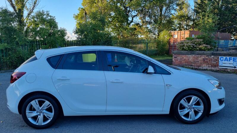 VAUXHALL ASTRA