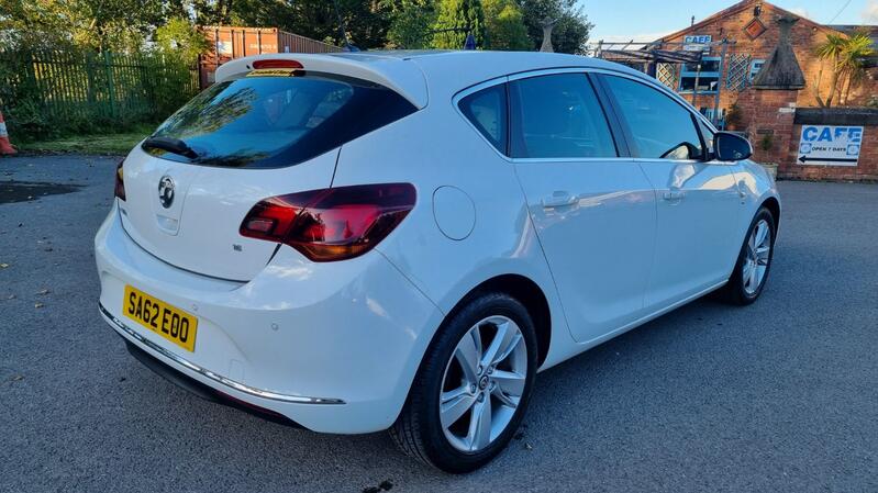 VAUXHALL ASTRA