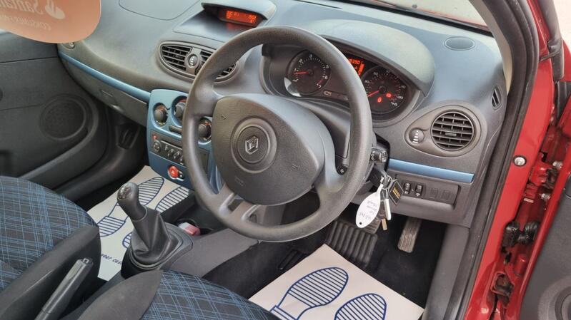 RENAULT CLIO