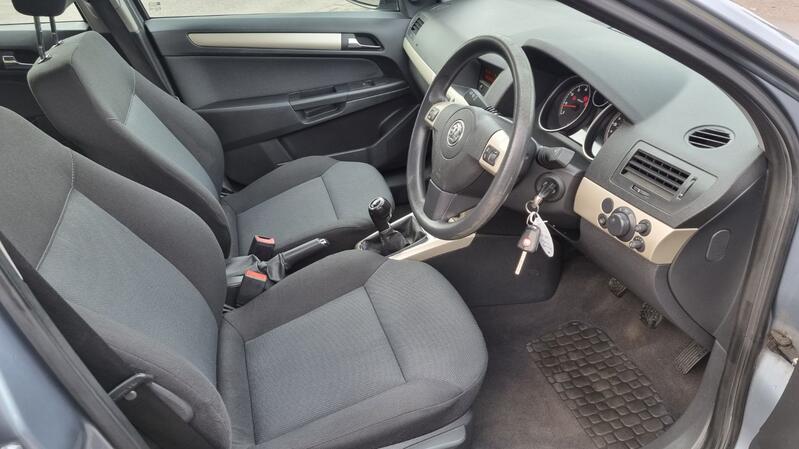 VAUXHALL ASTRA