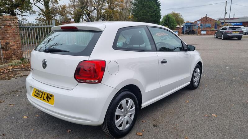 VOLKSWAGEN POLO