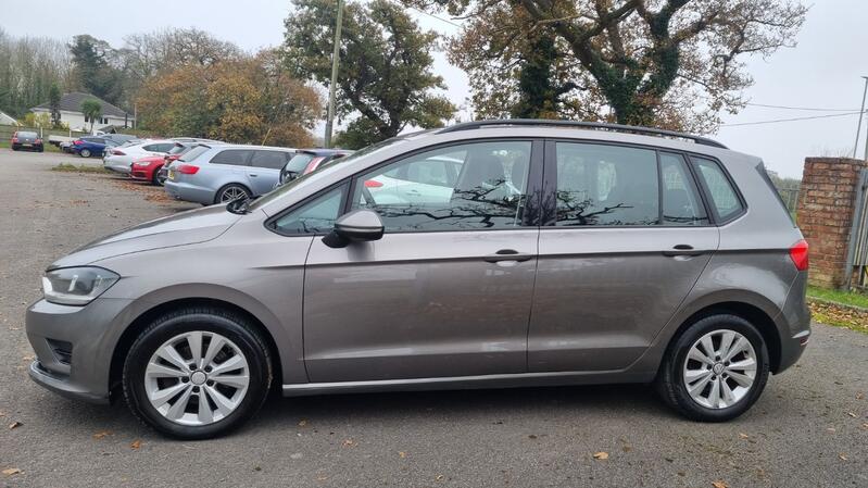 VOLKSWAGEN GOLF SV