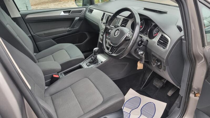 VOLKSWAGEN GOLF SV