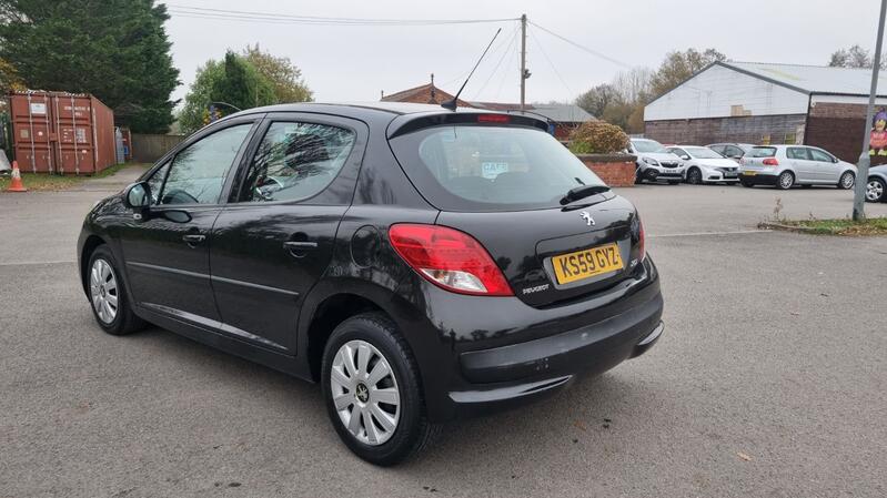 PEUGEOT 207