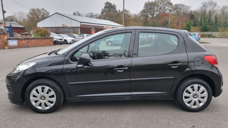 PEUGEOT 207