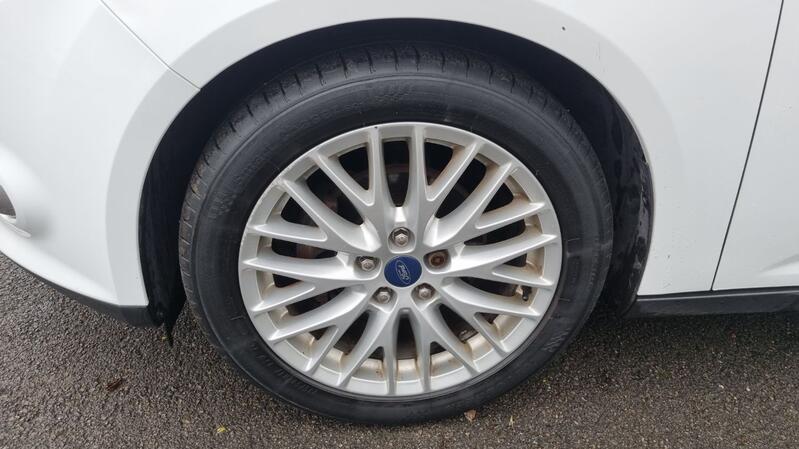 FORD FOCUS
