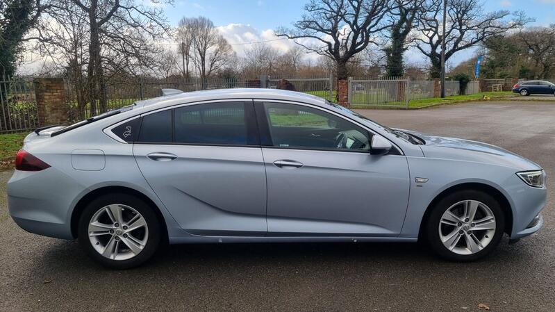 VAUXHALL INSIGNIA