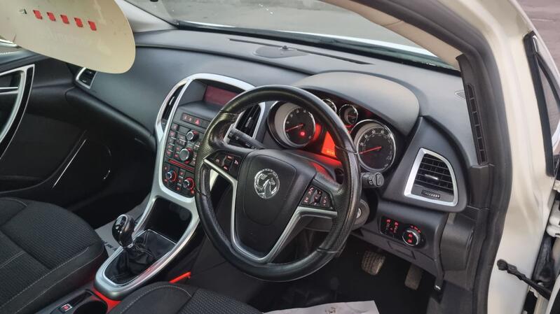 VAUXHALL ASTRA