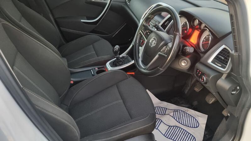 VAUXHALL ASTRA