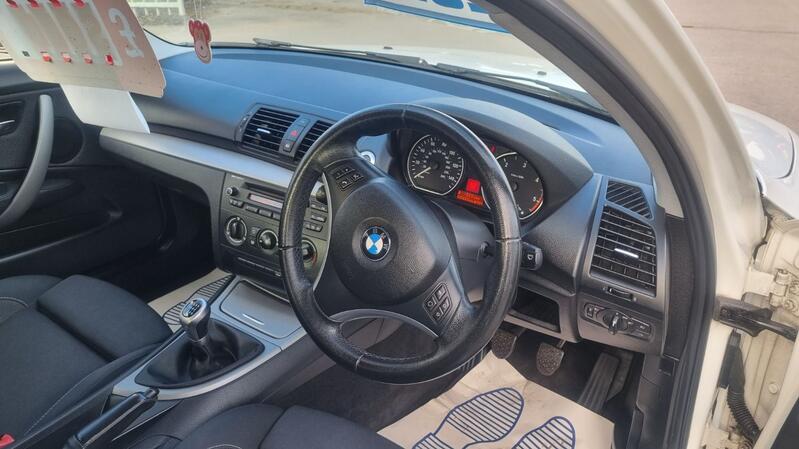 BMW 1 SERIES