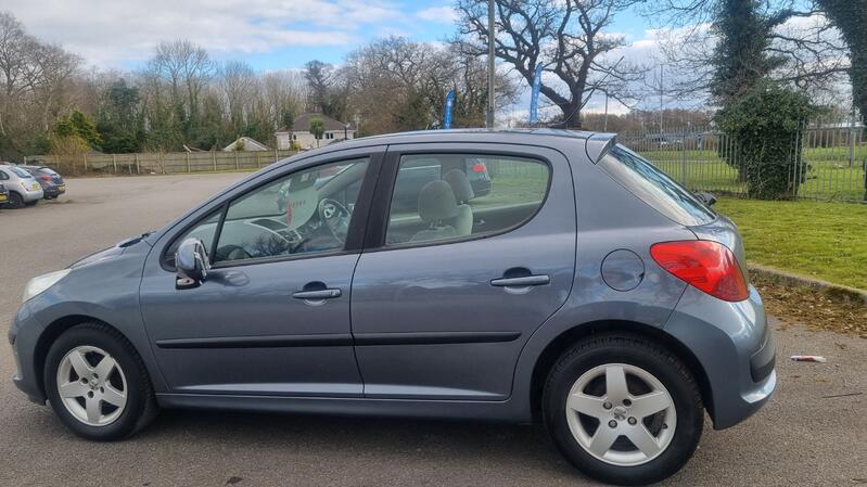 PEUGEOT 207
