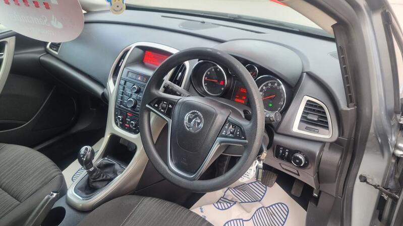 VAUXHALL ASTRA