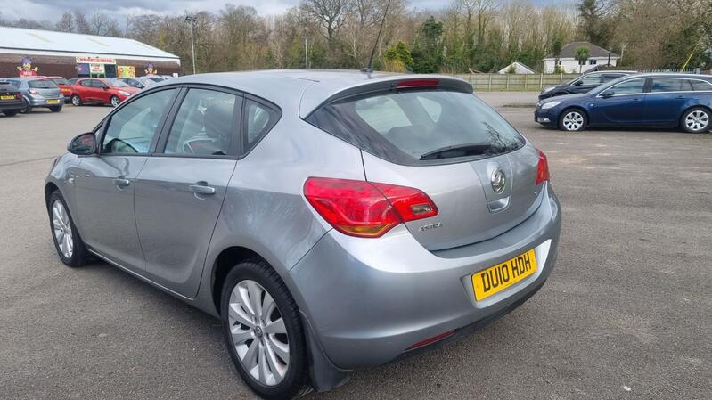 VAUXHALL ASTRA
