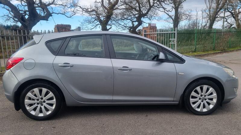 VAUXHALL ASTRA