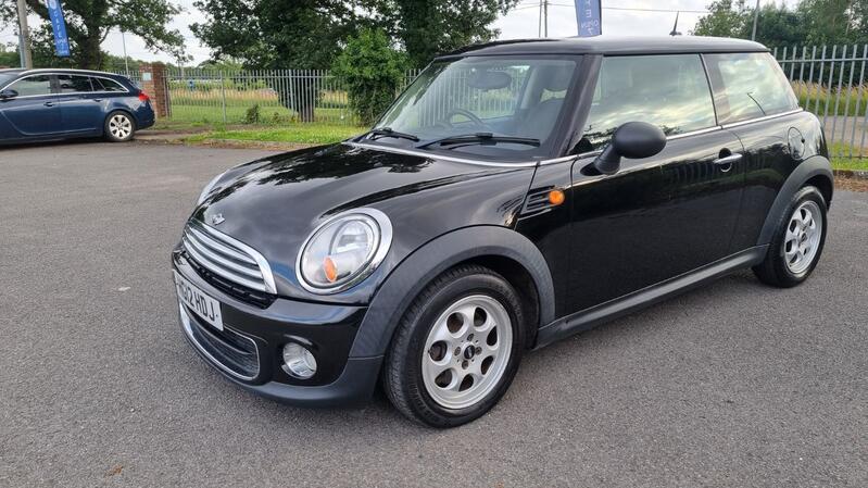 MINI HATCH
