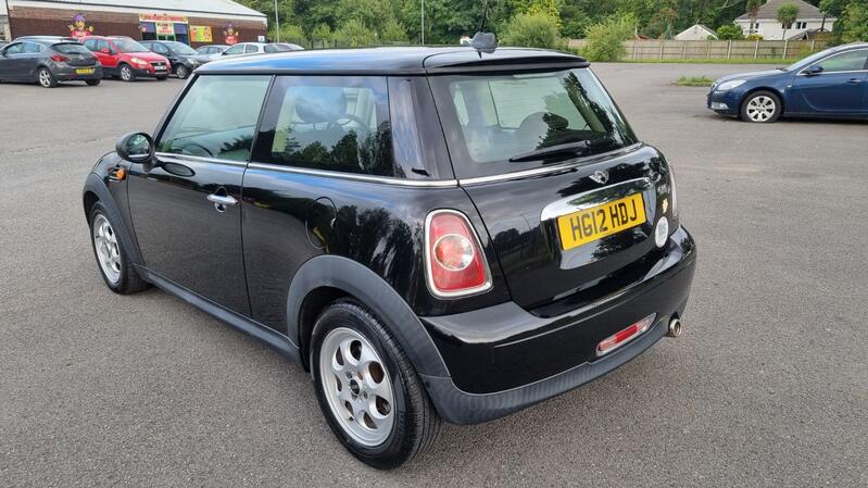 MINI HATCH