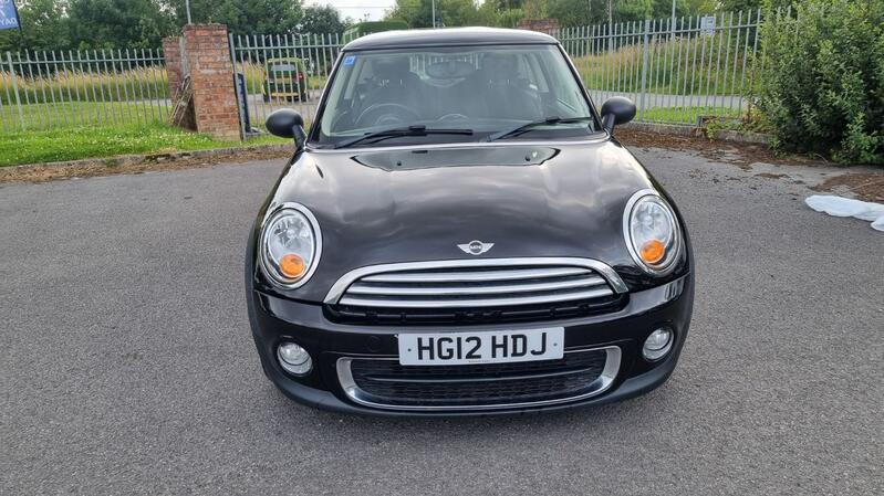 MINI HATCH