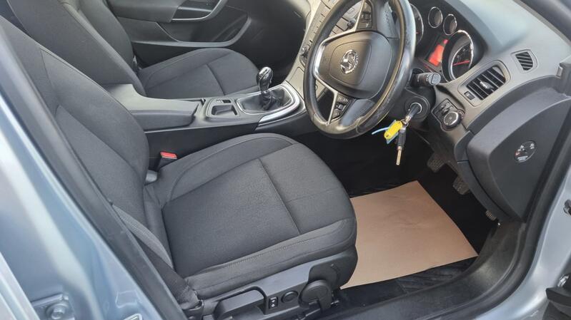 VAUXHALL INSIGNIA